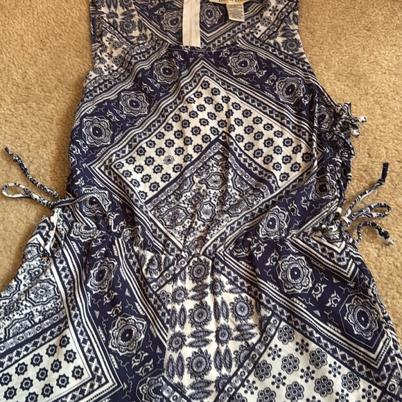Pattern Romper - Size Large - Picture 4 of 12